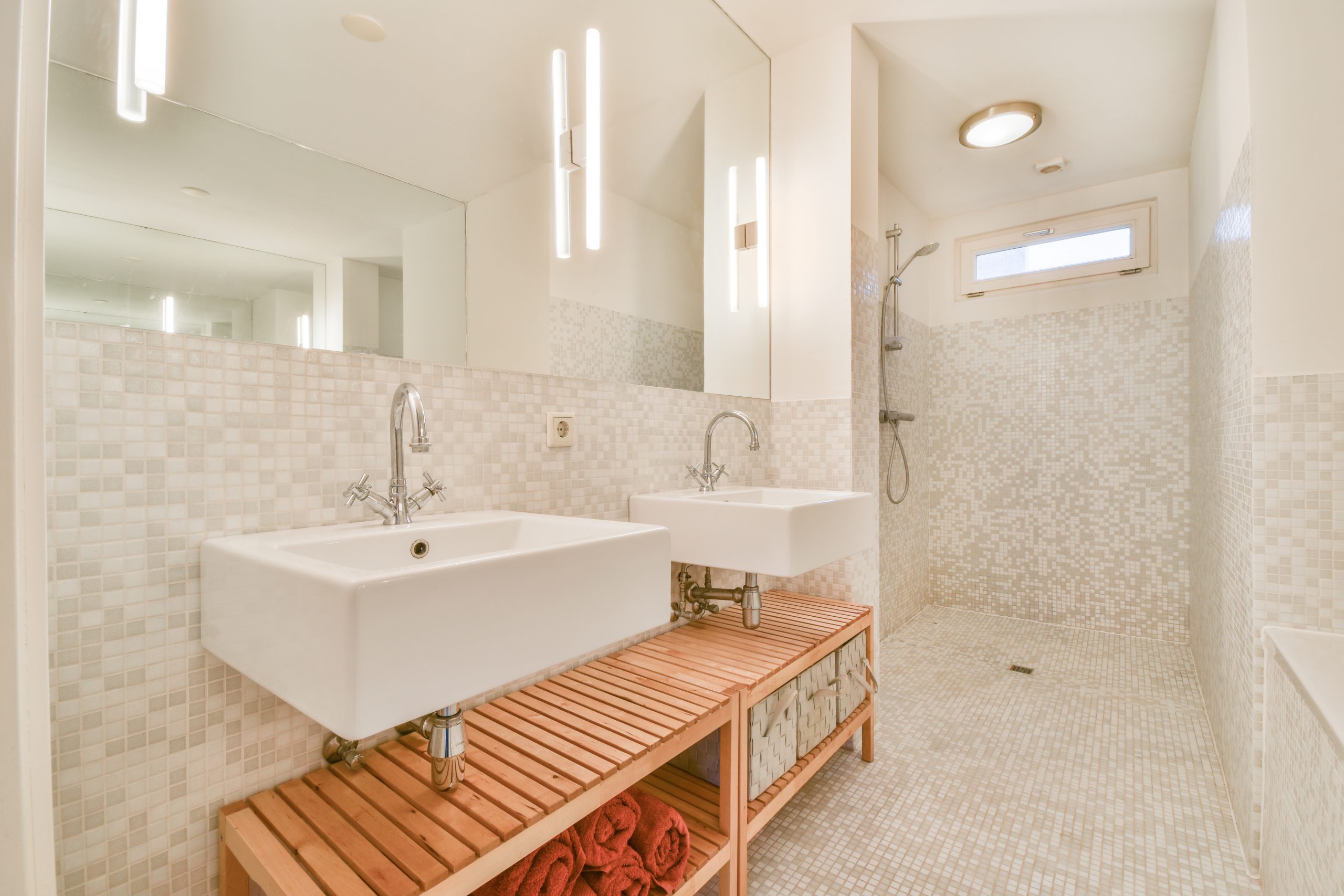 Bathroom with marble walls